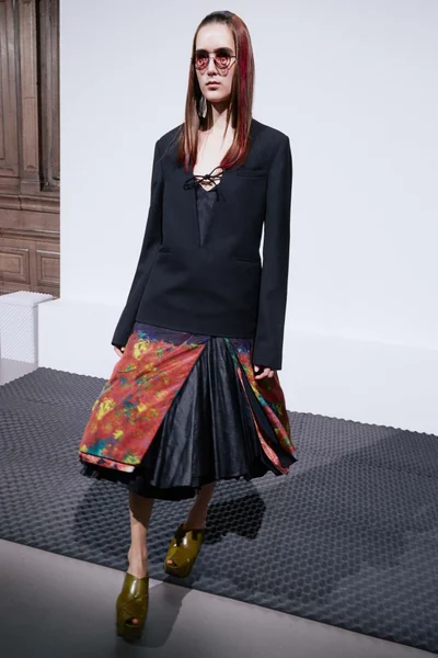 Look 11